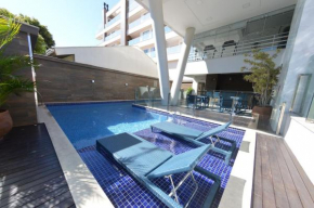 Ampla Cobertura Duplex em Condomínio com Piscina